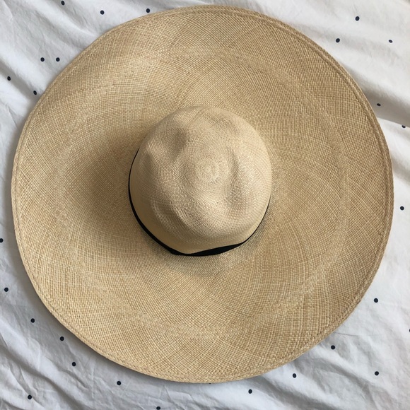 Cuyana Accessories - CUYANA Oversize Beach Straw Hat (BRAND NEW)